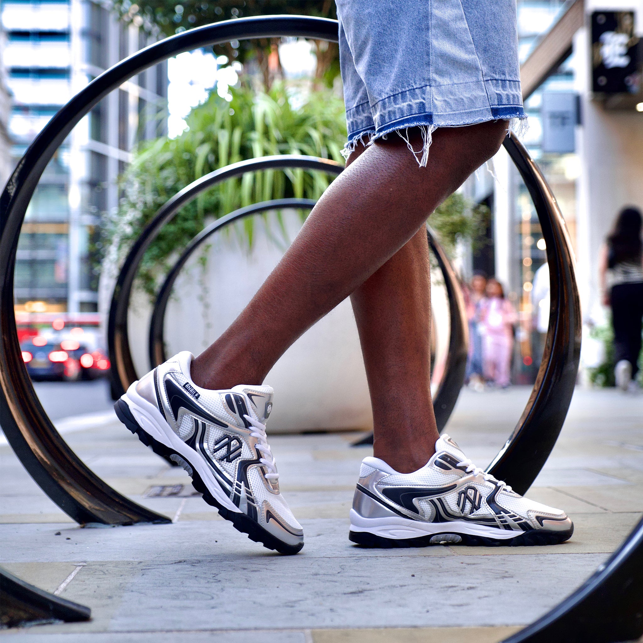 Steppers Silver/Dark Grey/White