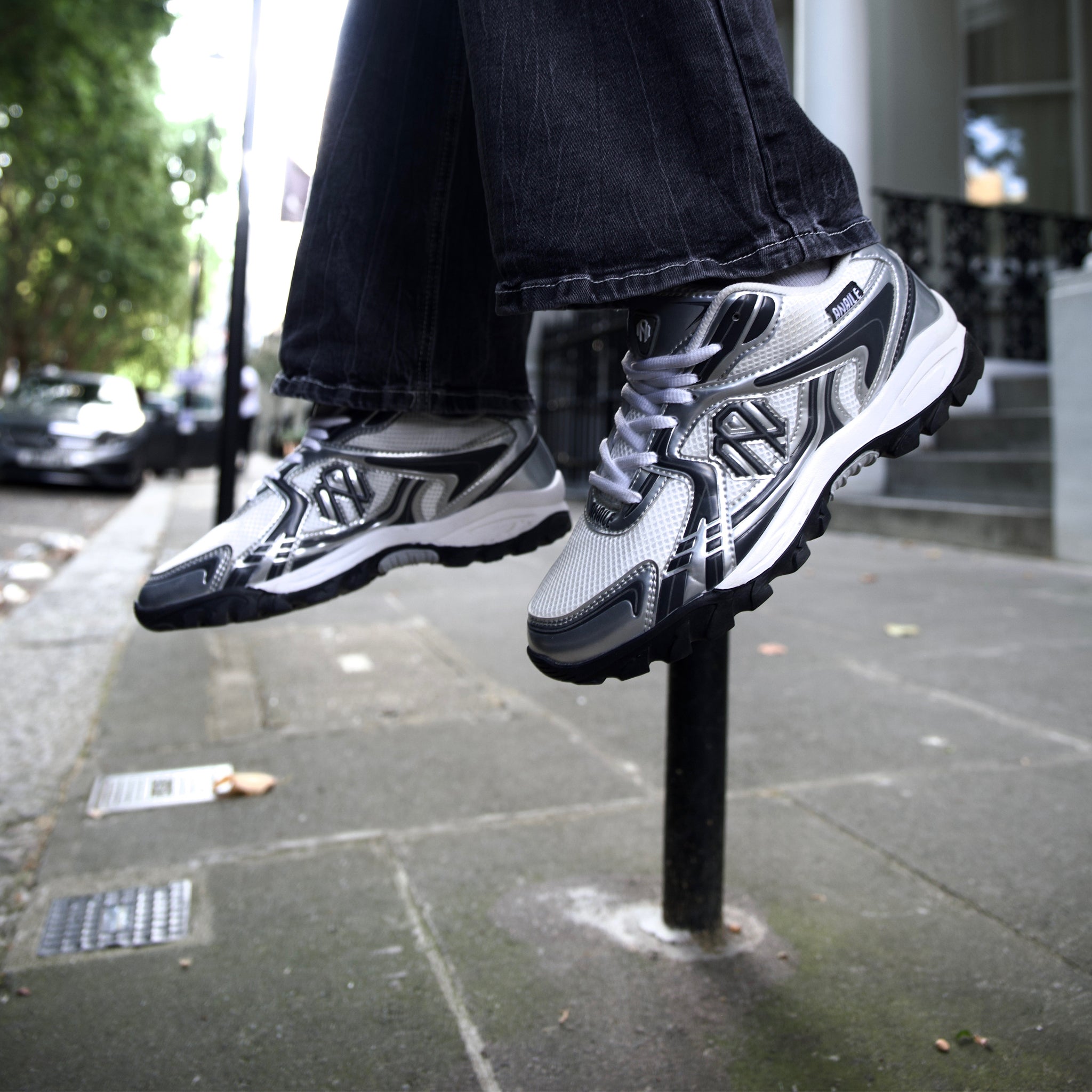 Steppers Silver/Dark Grey/White